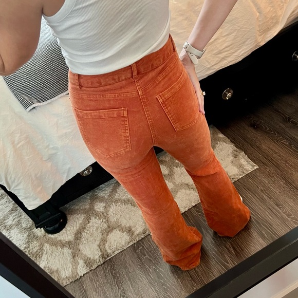 Corduroy Burnt Orange Flare Plant in Small (26” waist) - Picture 4 of 8